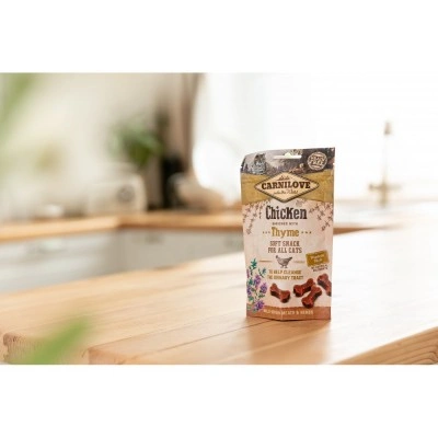 Ласощі Carnilove Cat Semi Moist Snack для котів, курка та тимьян, 50 г